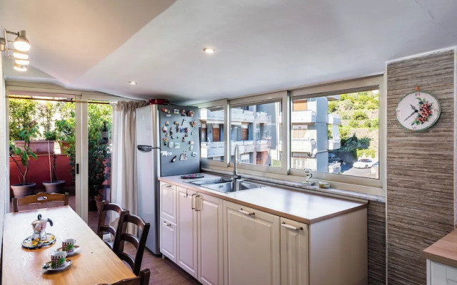 Golden Park Apartment with Terrace