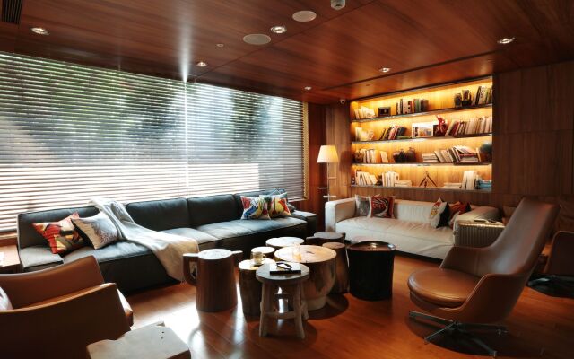S Hotel Designed by Philippe Starck (Quarantine Hotel)