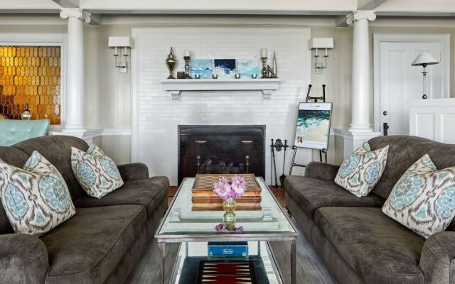 Cape Arundel Inn - Club House