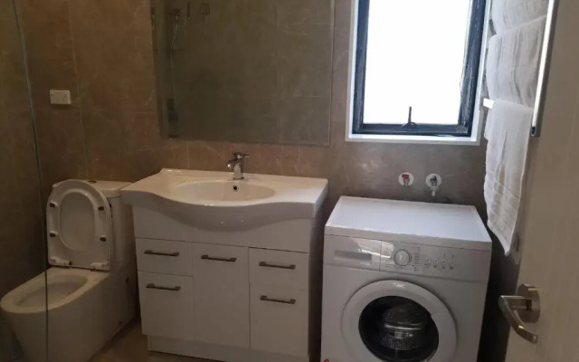 New Smart Home Nearby Plaza