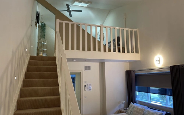 Austral Place 88 via Merri River