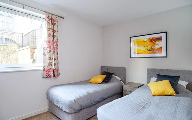Charming Edinburgh Apartment