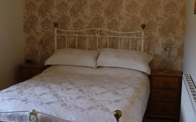 Holmebridge House