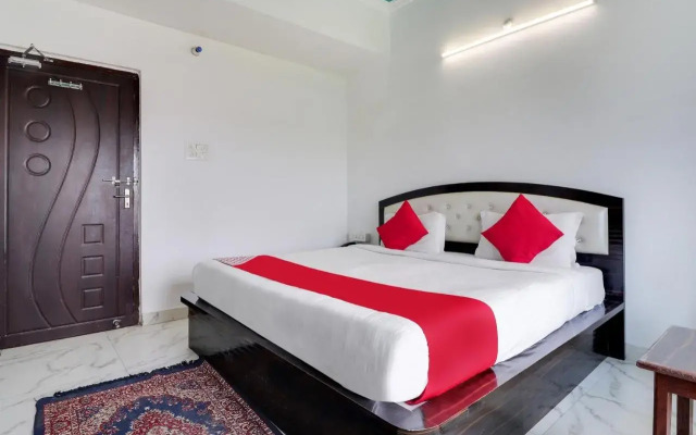 Collection O 45417 Batohi Resort