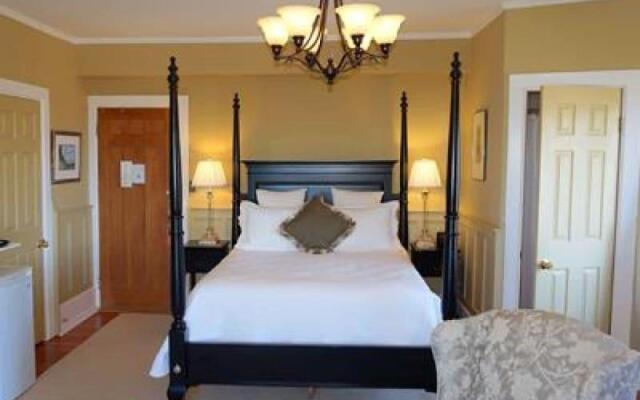 Dashwood Manor Seaside Bed & Breakfast