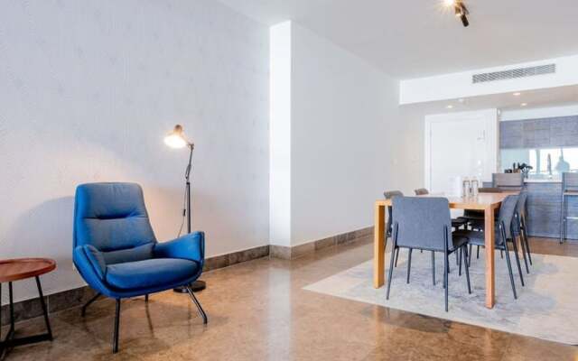 w Stunning 2BR With Terrace in YOO
