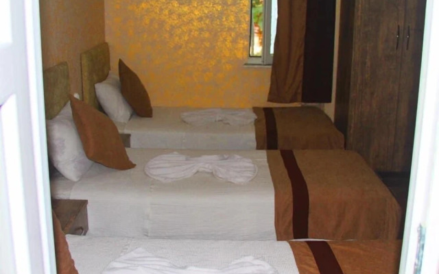 Ozgur Hotel Isiklar