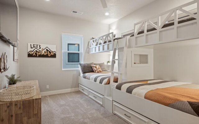 Private Pool Oasis #57 5 Bedroom Townhouse