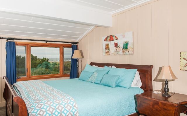 The Tides 4 Br home by RedAwning