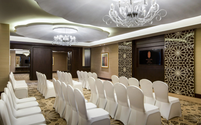 Bab Al Qasr Hotel