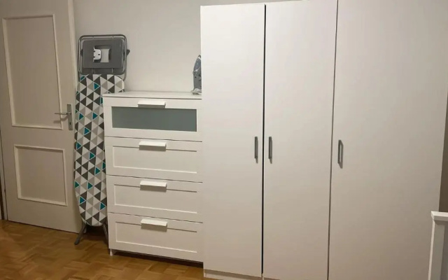 Large 3 room City Center Apartment Suitable for Couples and Families up to 5 people – Guest Rooms – Basel