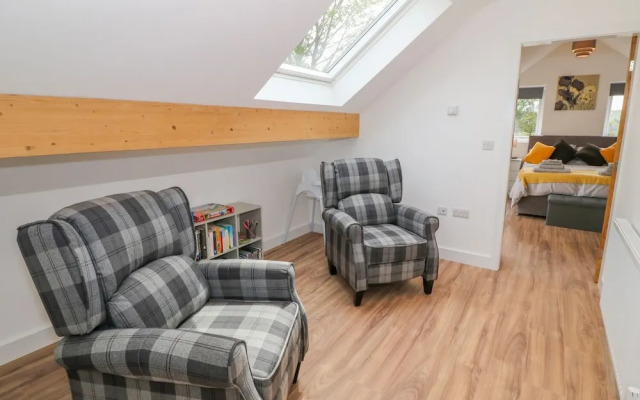 Llwyd Coed Canol