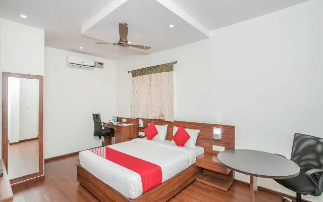 OYO 15865 Passport Inn