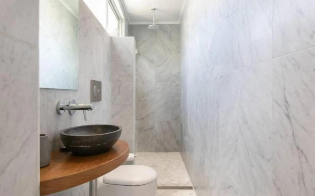 Cliffside: Bondi Beach