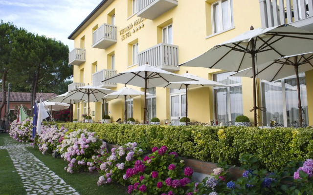 Viktoria Palace Hotel
