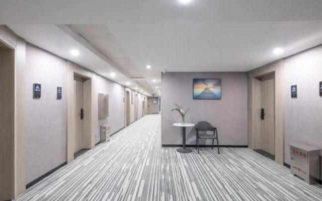 Jinheng Hotel (Shiqiaopu Subway Station)