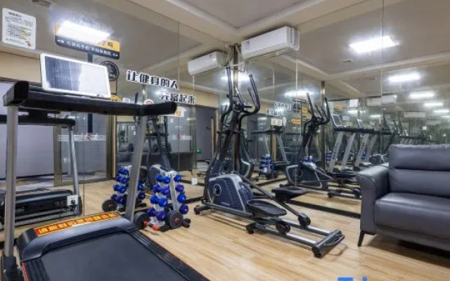 He Yi Plus Hotel (Zhuhai Shiren Wanda Plaza) – Sports – Zhuhai