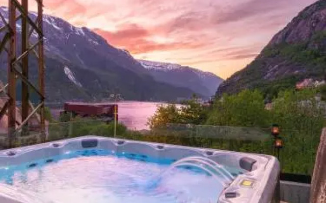 Trolltunga Guesthouse