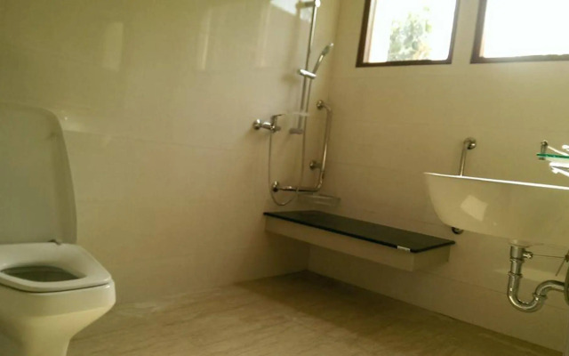 Damnoen Care Resort