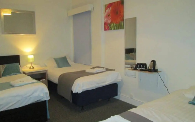 Paramount Hotel