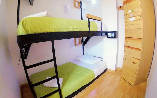 Hostal De La 57 - Hostel