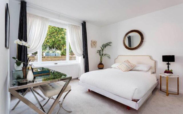 Beautiful On Buckland Crescent