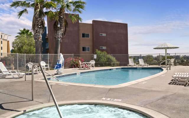 Days Inn by Wyndham Oceanside