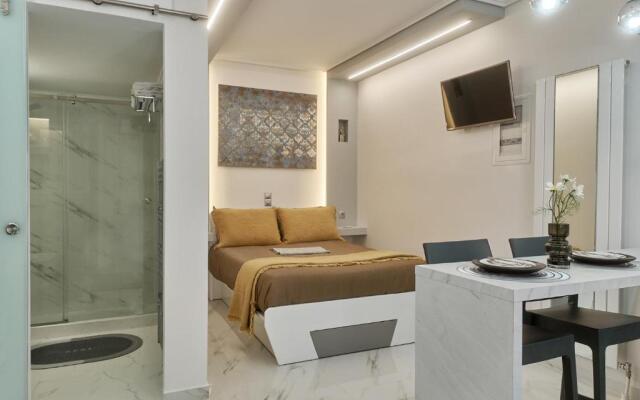 Modern Studio Ideal for Couples or Digital Nomads, Old Town Mytilene