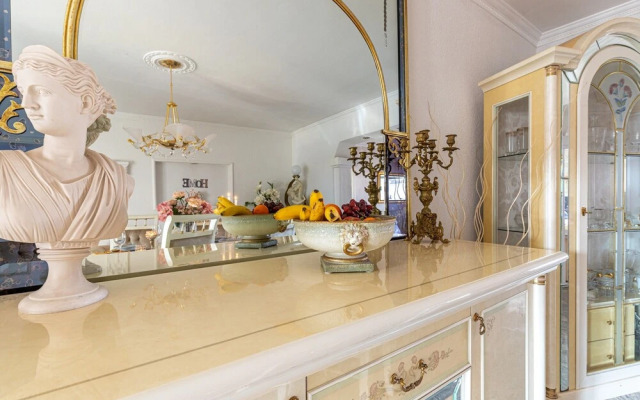 Deluxe Apartment Sandra 1200m From Beach