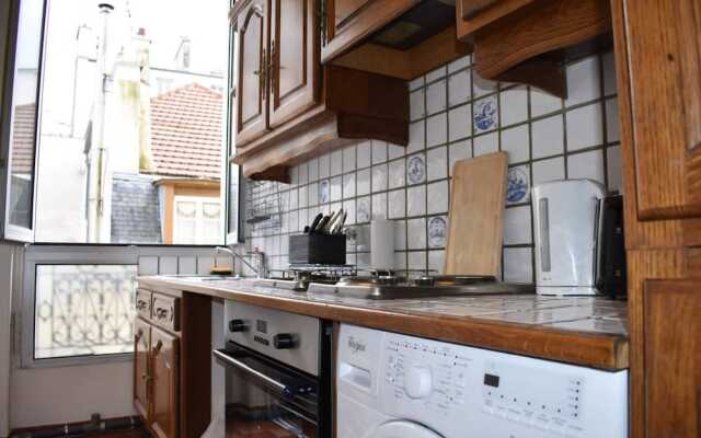 Parisian Apartment In Prime Location