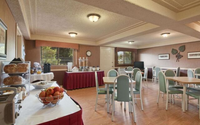 Coast Courtenay Hotel