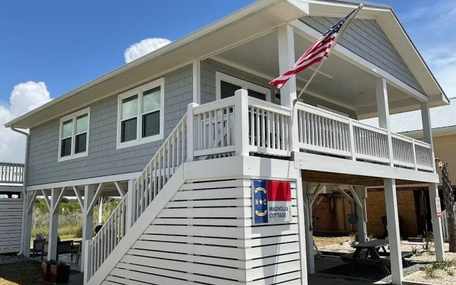 Magnolia Cottage - 3 Br Home