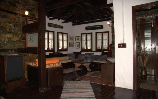 Apalni Traditional Guesthouse