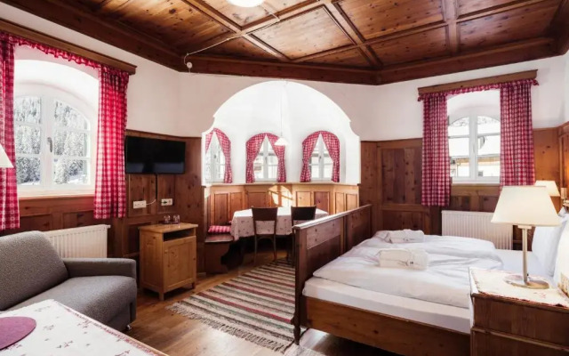 Hotels Dolomitenhof & Chalet Alte Post