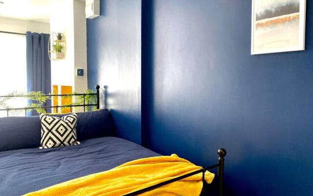 Stylish, cosy studio in Carmarthen town centre