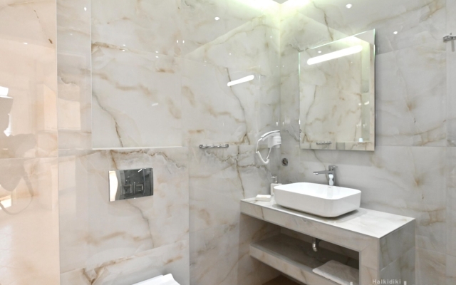 Sabbia Seafront Apartment  2 by TravelPro Serv...