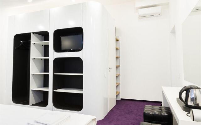 Sleepbox Hotel