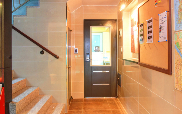 BB Hongdae Hostel