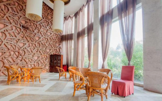 Shore River Holiday Hotel
