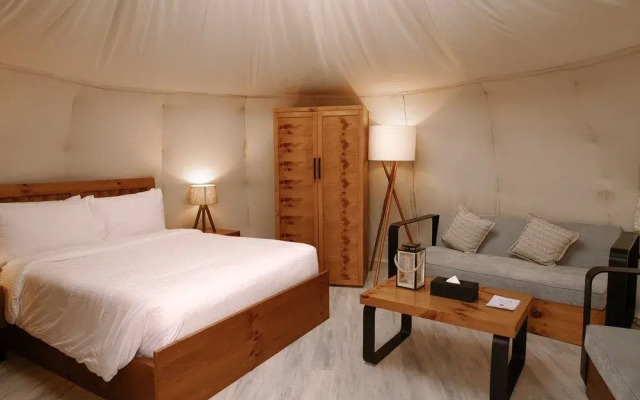 Pura Eco Retreat Jebel Hafit Desert Park