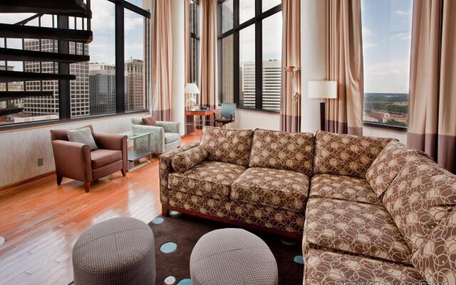 Delta Hotels by Marriott Richmond Downtown