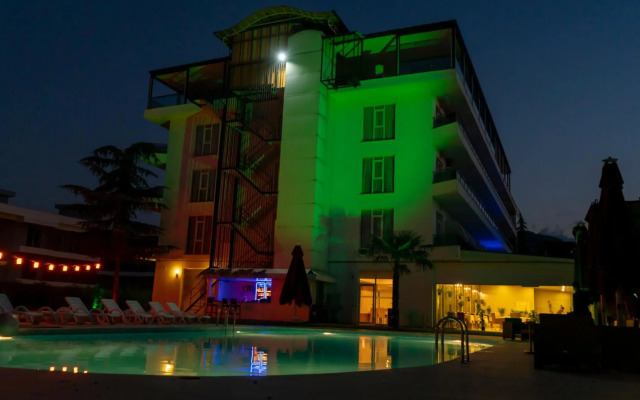 MOX Hotel