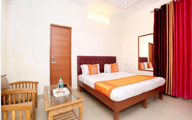 OYO 7372 Platinum Inn