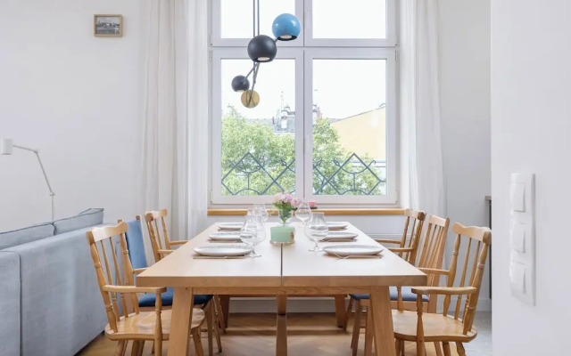Family Apartment in Center by Renters