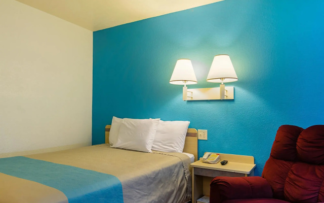Motel 6 Mitchell, SD