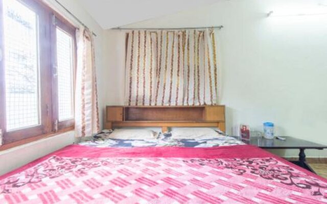 1 BR Boutique stay in Mall road, Nanital (761A), by GuestHouser