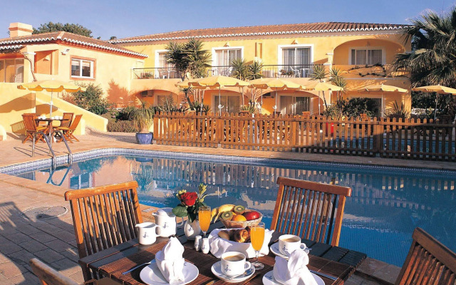 Costa D’Oiro Ambiance Village