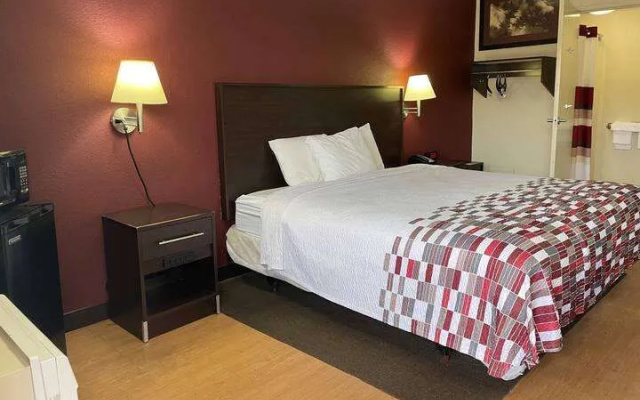 Travelodge By Wyndham Holland/Toledo