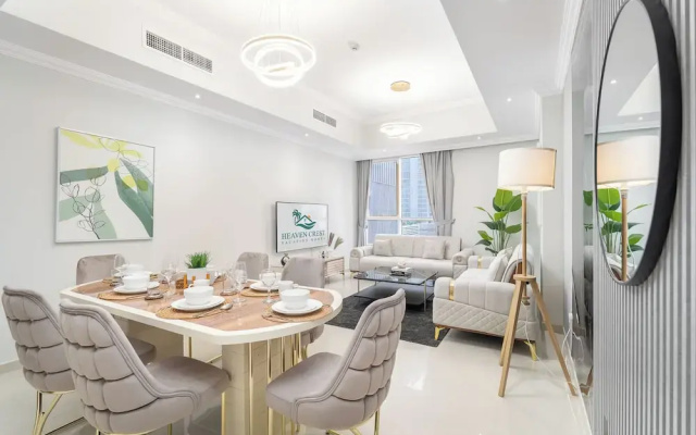 Heaven Crest Vacation Homes Downtown - Studio, 1, & 3 Bedroom Suites 2 minute walk to Dubai Mall and Burj Khalifa
