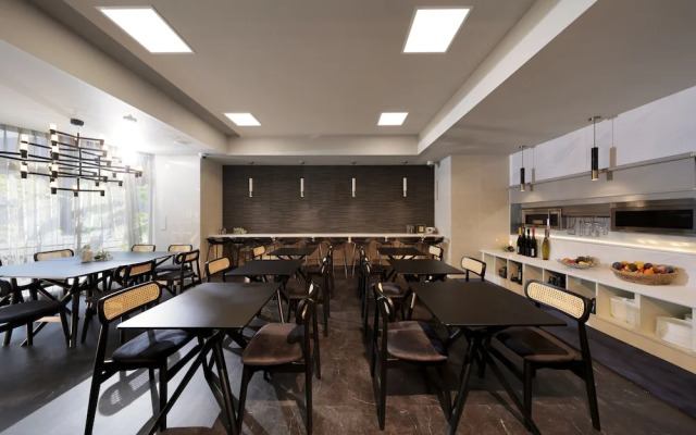 Tennoji Crystal Hotel